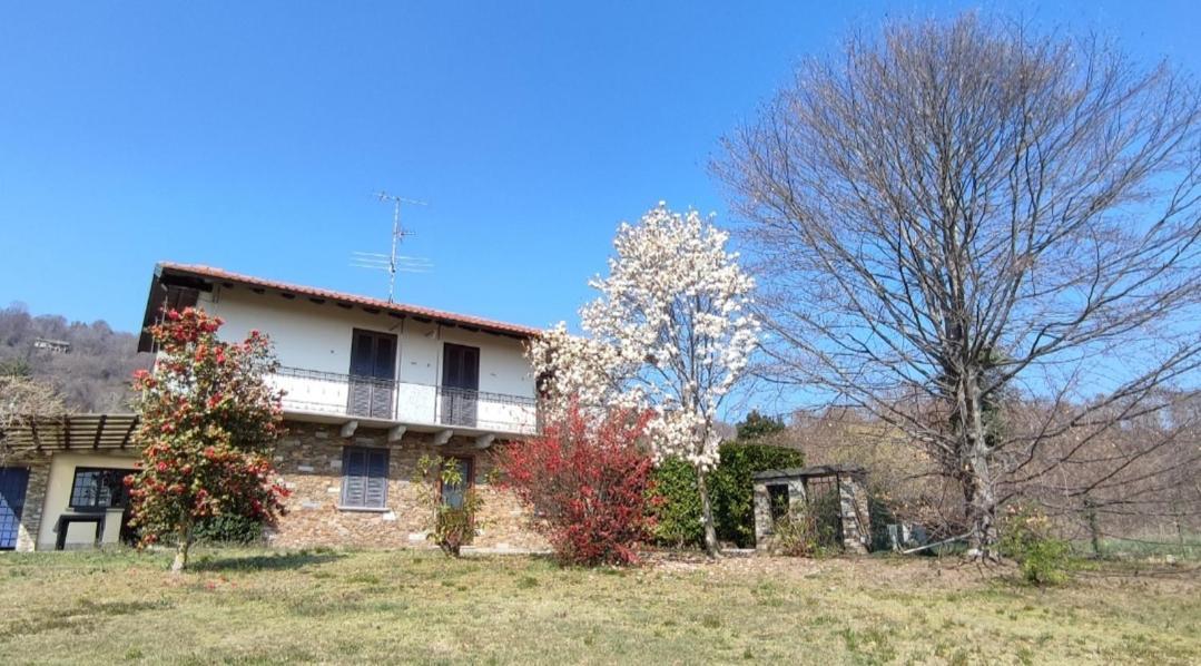 Casale Cadeloro Villa Nebbiuno Bilik gambar