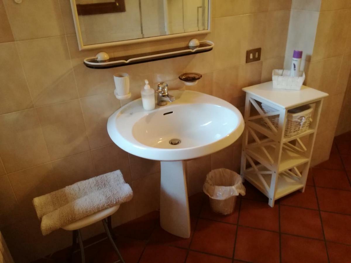 Casale Cadeloro Villa Nebbiuno Luaran gambar